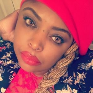 Meet your Posher, Lola